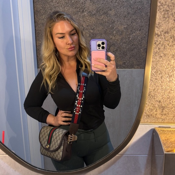 Meet your Posher, Ashley - Picture 9 of 15